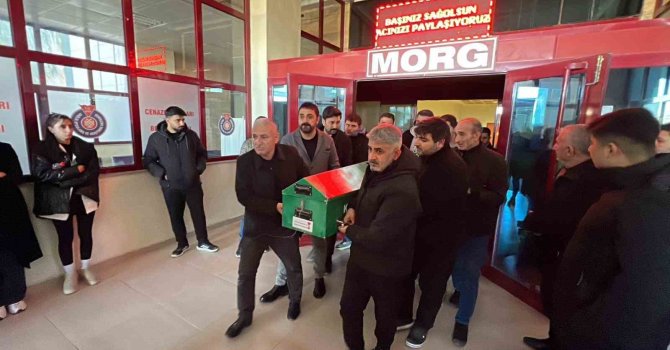 Otomobilinde silahlı saldırıya uğrayan genç kız toprağa verildi