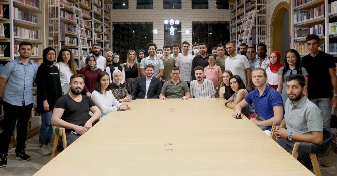 Tütüncü’den ‘kütüphane sohbetleri’