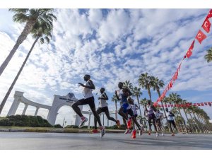Türkiye’nin en hızlı maratonu yine Mersin’de koşuldu