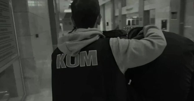 Antalya’da tehditle para istedikleri iş yerini kurşunlayan 3 şüpheli tutuklandı