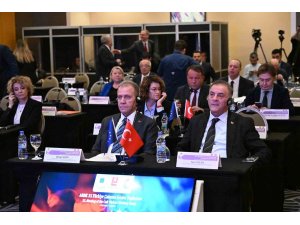 Seçer: "Demokrasi bir miras değil, emek isteyen canlı bir süreçtir"