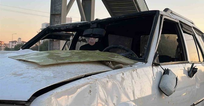 Takla atarak hurdaya dönen Tofaş’ın sürücüsü yaralandı