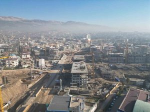 Deprem bölgesinden Bakan Kurum’a destek: "Böyle şantiye şefine can kurban"