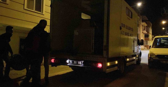 Merdivenlerden düştüğü iddia edilen adam hayatını kaybetti