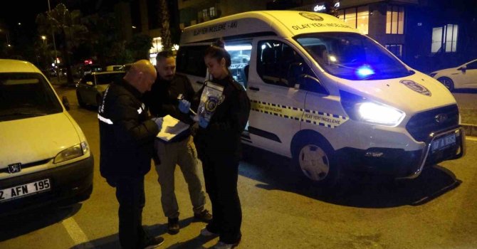 Park halindeki araçlara çarptı, pompalı tüfek ile işyeri sahibini yaraladı