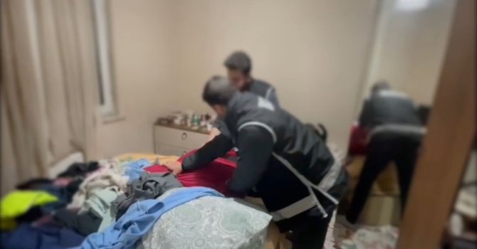 40 yıl hapis cezasıyla aranıyordu, gardıroptan çıktı