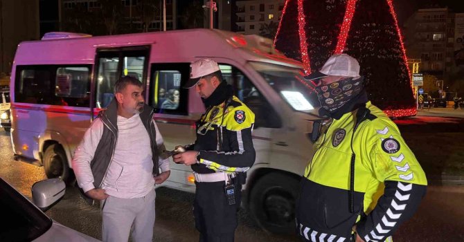 Adana’da trafik denetimi: 60 araç sürücüsüne 495 bin lira ceza