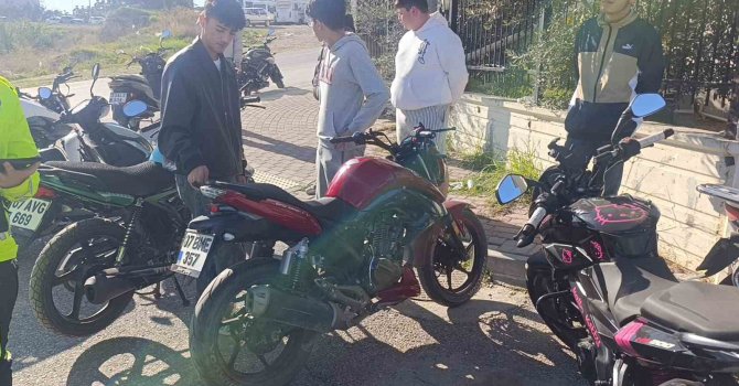 Küçük kıza çarpıp kaçtı, yüz metre ileride polise yakalandı