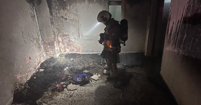 Antakya’da metruk bina yangını