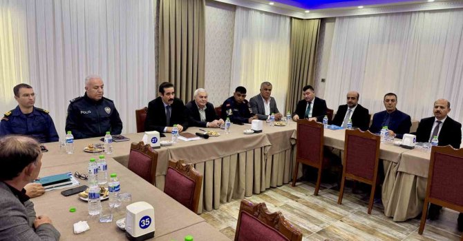 Bozyazı’da muhtarlarla istişare toplantısı