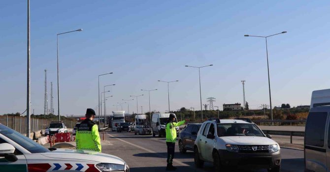 Mersin’de otoyollarda trafik denetimleri aralıksız sürüyor