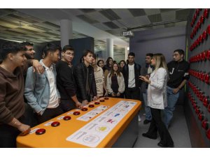 Tarsus Üniversitesi öğrencileri Mercan Bilim Merkezi’nde bilimle buluştu