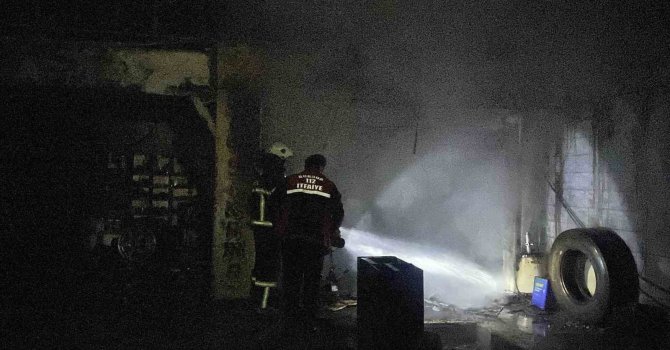 Burdur’da oto yıkamacıda yangın