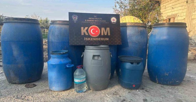 Hatay’da yılbaşı öncesi 1020 litre el yapımı alkol ele geçirildi