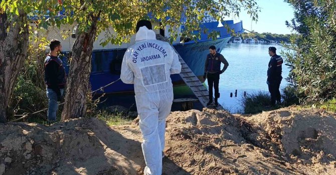 Balık avlamaya gelen vatandaşlar Manavgat Irmağında erkek cesedi buldu