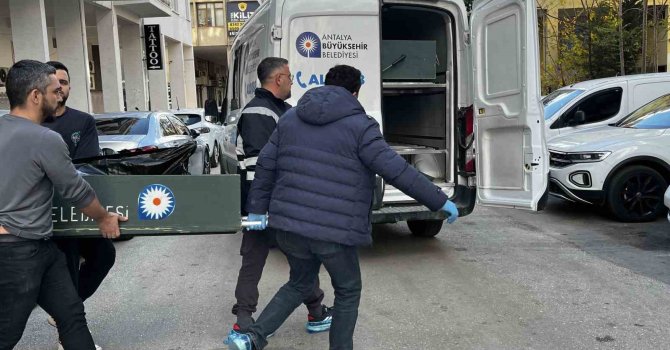 Antalya’da evinde ölü bulunan yaşlı kadının kızı ve erkek arkadaşı tutuklandı