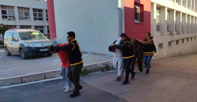 Vurup hastaneye götürdükleri genç öldü, kaçan katil ile arkadaşları yakalanıp tutuklandı