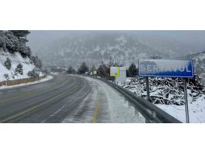 Sertavul Geçidi’nde ulaşım kontrollü sağlanıyor