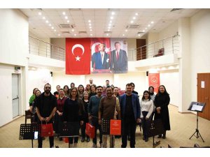 Şehit yakınları ve gaziler için "Ay Yıldız" korosu kuruldu