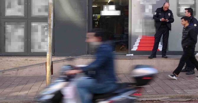 Hırsızlık için girdiği markette 3 çalışanı bıçakla yaraladı