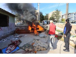 Hurdacının çevreyi kirletip ’Bu sefer bişeyler yapın’ talebine zabıtadan ’Vazifede merhamet yok’ cevabı