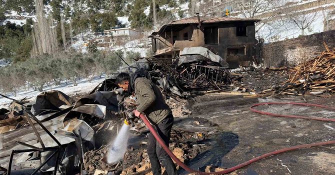 Osmaniye’de hızar atölyesi yangında kül oldu