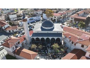 Asrın felaketinde yerle bir olan Habibi Neccar Camii’nde 6 Şubat’ın ardından ilk cuma namazı kılındı