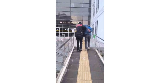 Cumhurbaşkanı’na hakaret ve kaçak kazı yapmak suçlarından hapis cezası bulunan şahıs sahte kimlikle yakalandı