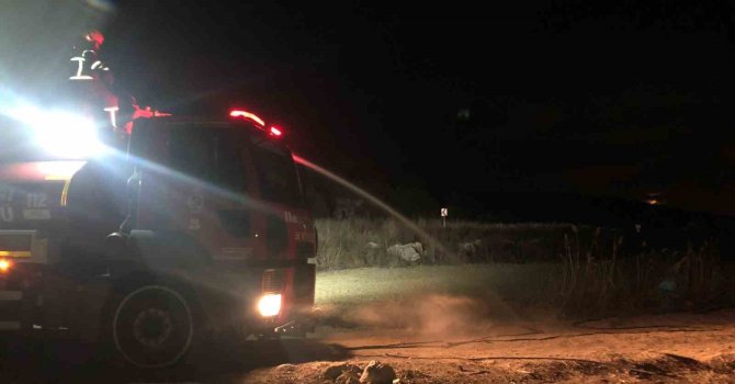 Burdur’da sazlık alanda yangın