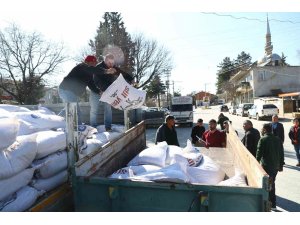 Büyükşehir’den 2025 yılında hayvancılığa 503 bin 625 kg yem desteği