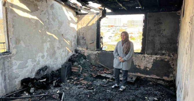 Depremde eşini ve evladını kaybeden kadın, ikinci kez felaketi yaşadığı yangında tüm birikimini ve yuvasını kaybetti