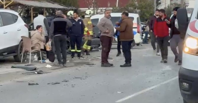 Hatay’da zincirleme trafik kazası: 1’i ağır 11 yaralı