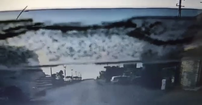 18 kişinin yaralandığı kazada yolcu minibüsünün devrildiği anlar kamerada