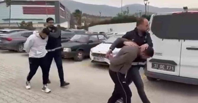 İskenderun’da hapis cezası ile aranan 2 kişi tutuklandı