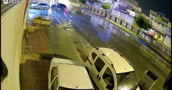 Adana’da feci kaza: O anlar kamerada