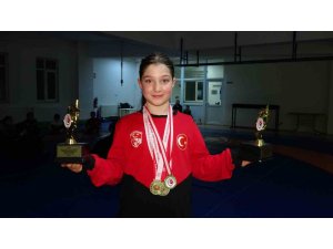 Bir yetenek taraması hayatını değiştirdi 10 yaşındaki güreşçi Asya, Türkiye şampiyonu oldu