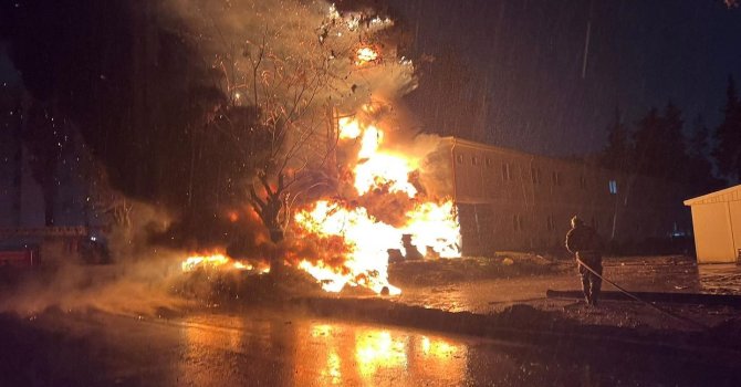 Antakya’da şantiyede korkutan yangın