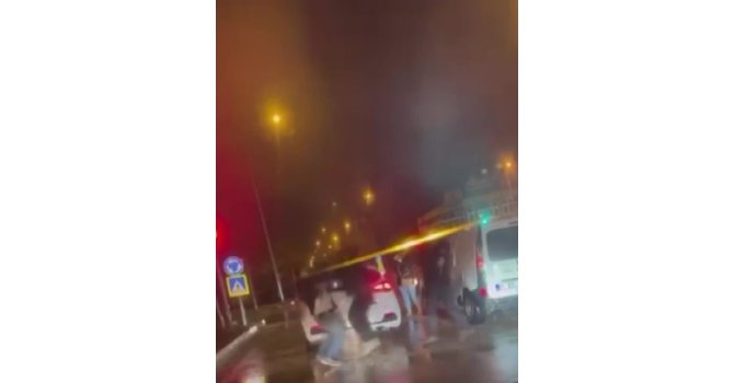 Adana’da trafikte yumruklu kavga kamerada