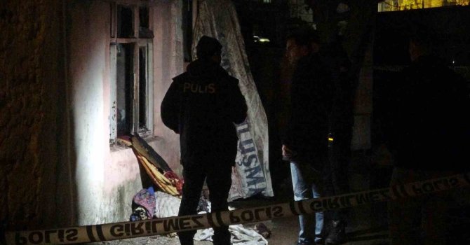 Antalya’da gecekondu yangını: 1 ölü, 1 yaralı