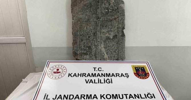 Kahramanmaraş’ta Bizans dönemine ait mezar taşı ele geçirildi: 3 gözaltı