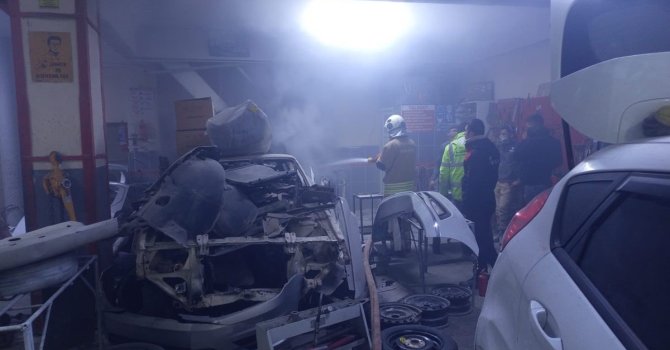 Kırıkhan’da tamircide yangın