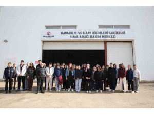 Hatay Büyükşehir Belediyesi’nin kariyer planlama gezileriyle lise öğrencileri üniversiteyi gezdi