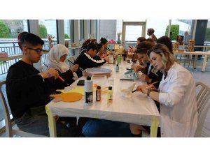 Mersin’de hastalar ve sağlık çalışanları sanatta buluştu