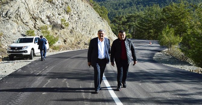 Yarbaşçandır-Çitdibi yolunda çizgi çalışması