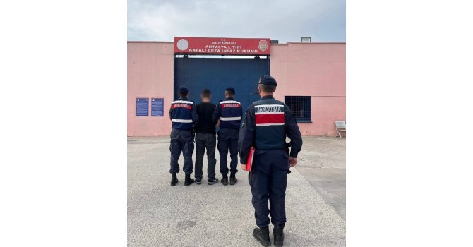 Antalya’da 22 yıl hapis cezası bulunan hükümlü yakalandı