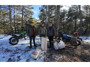 Motosiklet tutkunları Amanoslar’da yaban ve sokak hayvanlarını unutmadı