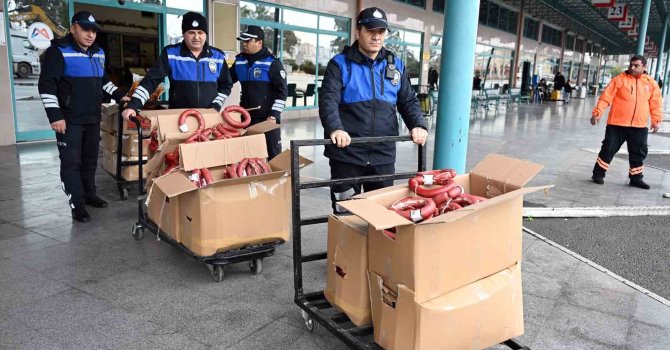 Mersin’de halk sağlığını tehdit eden gıdalara geçit verilmedi