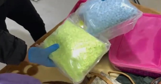 Antalya’da 15 bin uyuşturucu hap ele geçti: 2 şahıs tutuklandı