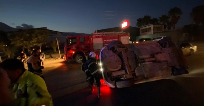 Kırıkhan’da yan yatan otomobilin sürücüsü yaralandı