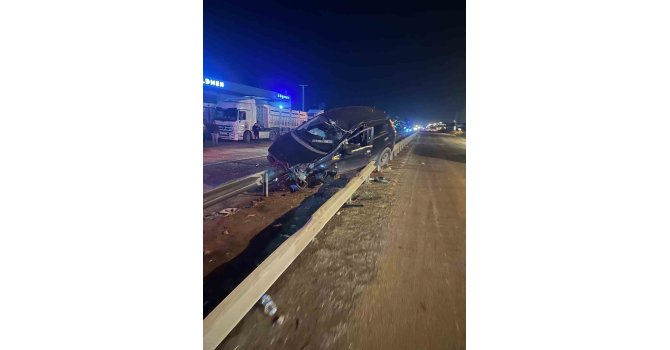 Payas’ta refüje çıkan otomobilin sürücüsü yaralandı